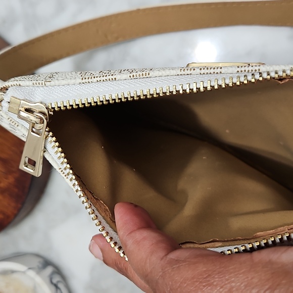 Michael Kors White BELT Bag NWT - Picture 3 of 4